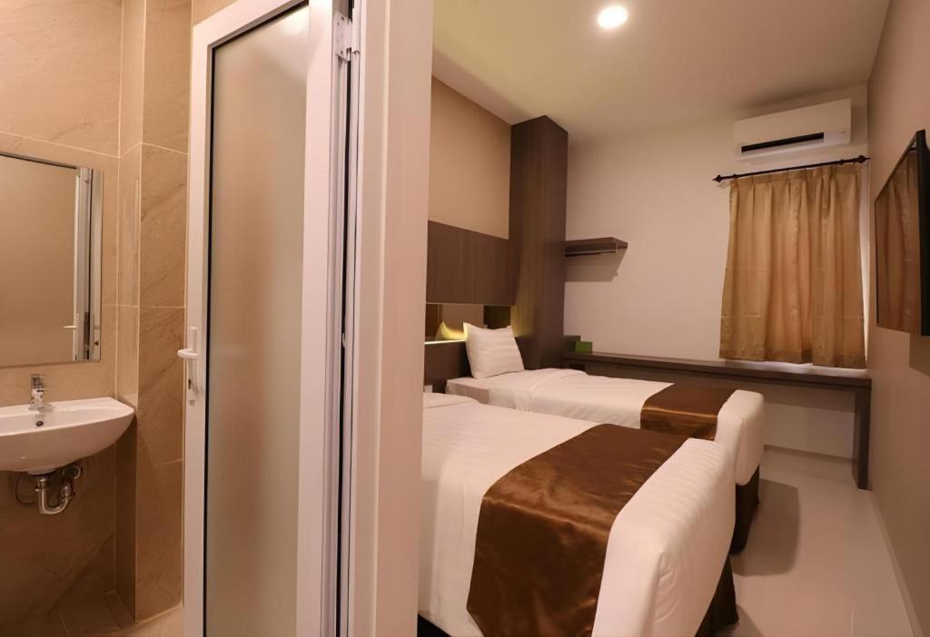 Nivia 3* Medan