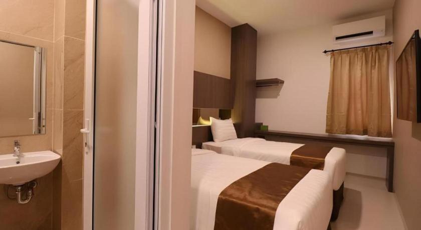 Nivia 3* Medan